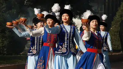 Kırgızistan ve Kazakistan arasında kültürel ve diplomatik işbirliği