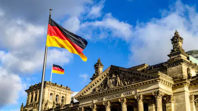 Almanya'dan İran'daki vatandaşlarına ülkeyi terk etme çağrısı!