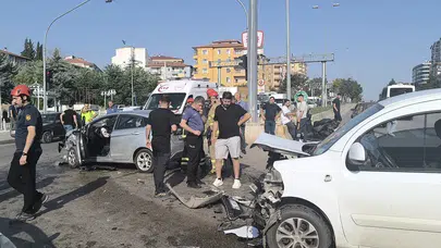 Kırıkkale'de sivil polis aracı ve otomobil çarpıştı: 2'si polis 3 yaralı!