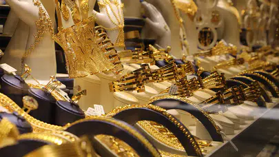 18 Ağustos canlı altın fiyatları: Gram, çeyrek, yarım altın ne kadar oldu?