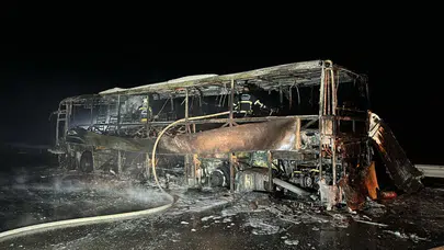 Yolcu otobüsü alev alev yandı!