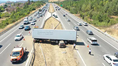 İstanbul yönünde tır ve otomobil çarpıştı