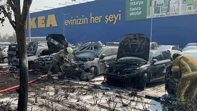Bursa AVM otoparkında yangın! 6 araç kullanılamaz hale geldi