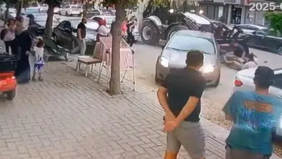 Eskişehir'de iş makinesi dehşet saçtı! 5 araca çarpıp, 2 yayayı kepçeye aldı