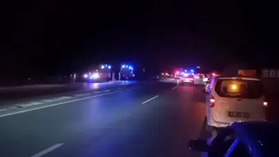 Balıkesir'de korkunç kaza! Otomobil, çekiciye çarptı: 1 ölü, 4 yaralı!