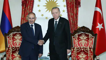 Cumhurbaşkanı Erdoğan Ermenistan Başbakanı Paşinyan ile görüştü