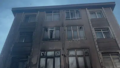 Fatih'te ecza deposunda korkutan yangın!