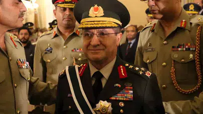 Hürriyet Bayraktaroğlu kimdir?