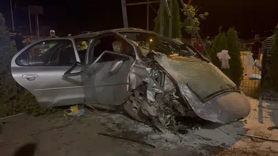 Erzincan'da zincirleme kaza! 3 otomobil birbirine girdi: 5 yaralı