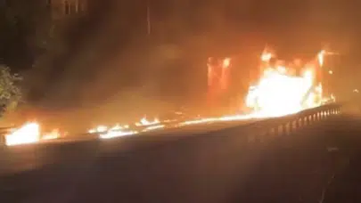 Giresun'da seyir halindeki tır alev aldı!