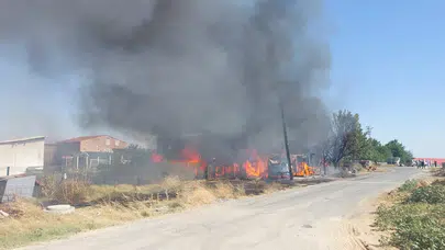 Tekirdağ'da çiftlik deposu cayır cayır yandı!