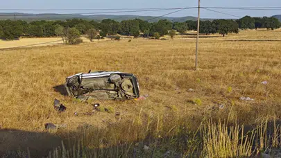 Kütahya'da otomobil tarlaya uçtu: 5 kişi ölümden döndü!