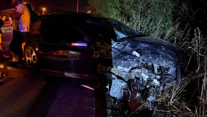 Sakarya'da iki otomobil çarpıştı: 1'i ağır 8 yaralı