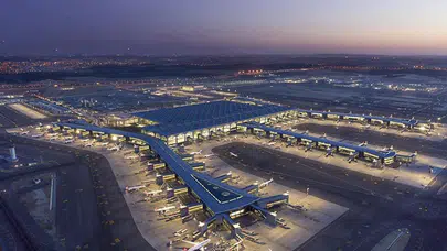 İstanbul ve Antalya Havalimanlarında yolcu ve uçak trafiği rekoru kırıldı