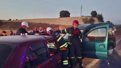 Kütahya'da facia! Otomobil ile hafif ticari araç çarpıştı: 2 ölü!