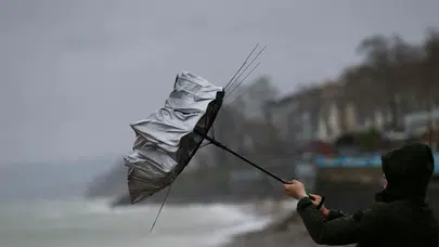 İstanbul ve İzmir dahil 11 ilde fırtına alarmı!