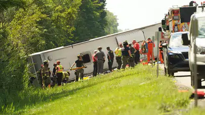 New York’ta yolcu otobüsü devrildi