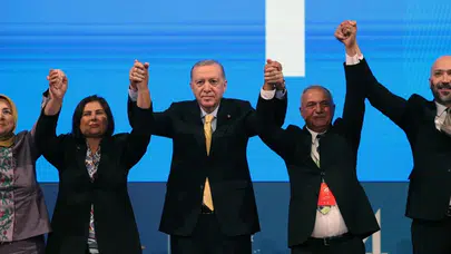 AK Parti’ye 9 belediye başkanı katıldı