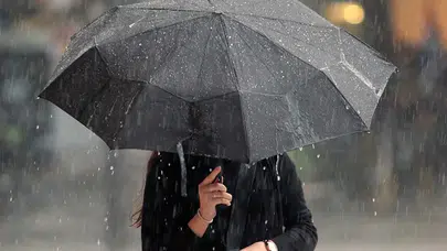 İstanbul’da gece boyu yağmur yağdı: Metrekareye 12 kg yağış düştü