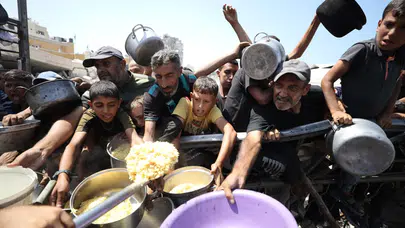 İsrail Gazze’de saldırı ve açlığı silah olarak kullanıyor