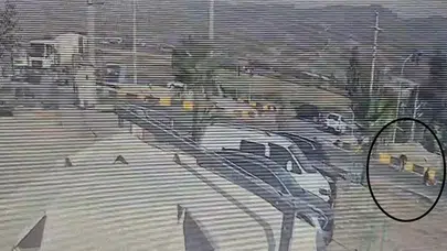 Hatay'da feci kaza! Motosikletin çarptığı yaya metrelerce havaya savruldu
