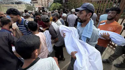 İsrail'in Gazze'ye saldırıları sürüyor: Yardım bekleyen 9 Kişi dahil 20 Filistinli hayatını kaybetti