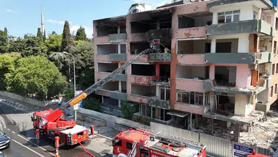 Kartal'da metruk binada yangın!