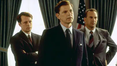 Yakın Tehlike filminin konusu ne? Oyuncu kadrosunda kimler yer alıyor?