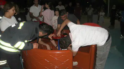 Oyun parkında dehşet! Çocuğun ayağına vida saplandı