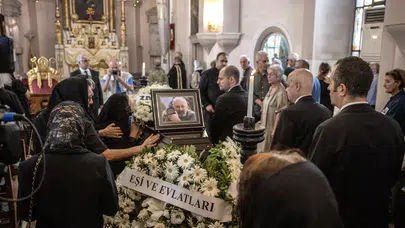 Usta foto muhabiri Özatay’a veda