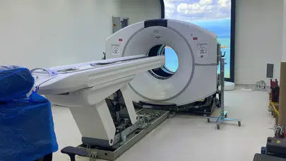 Giresun'da tavuğunu röntgen çektirmek için hastaneye götürdü! Güldüren anlar kamerada