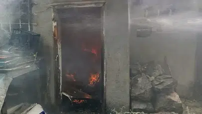 Erzincan’da odunluk yangını!