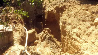 Konya'da toprak altında kalan işçi hayatını kaybetti