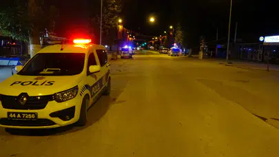 Malatya'da dehşet anları! Dönercide bıçaklı kavga kanlı bitti: 2 yaralı!