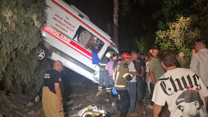 Hasta taşıyan ambulans, kamyonetle çarpıştı