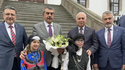 Milli Eğitim Bakanı Yusuf Tekin Trabzon’da öğrencilerle buluştu