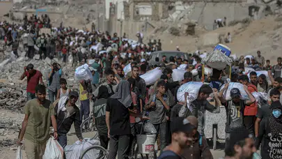 Gazzeli babaların umutla ölüm arasında kaldığı anlar: Yaşamak için ölüme gidiyoruz!