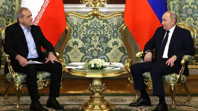 Putin ve Pezeşkiyan görüştü