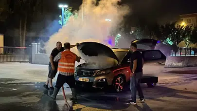 Samsun’da seyir halindeki otomobil alevlere teslim oldu