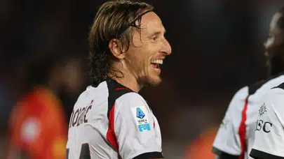 Milan, Lecce'yi mağlup ederek ilk galibiyetini aldı