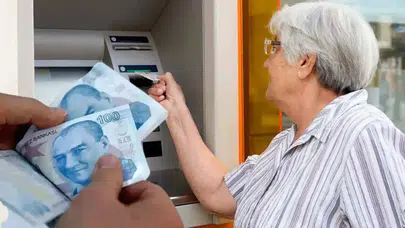 Emekli maaşına promosyon yarışı