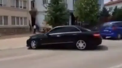 Belediye Başkanı makam aracını satışa çıkardı