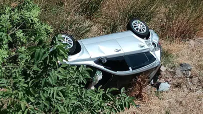 Bitlis'te otomobil duvardan düştü: 2 kişi yaralandı