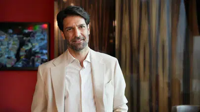 Eşref Rüya Dinçer kimdir?