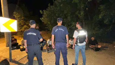 Muğla Marmaris’te 18 düzensiz göçmen yakalandı