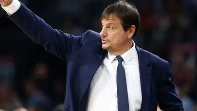 Ergin Ataman ayakta durmakta zorlandı