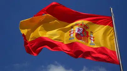 İspanya'da yeni düzenleme: Çocukları sigara içen ebeveynlere ceza!