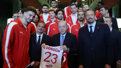 Cumhurbaşkanı Recep Tayyip Erdoğan, 12 Dev Adam'ı kabul etti