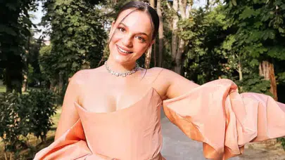 Gönül Dağı Esra öğretmen kimdir?