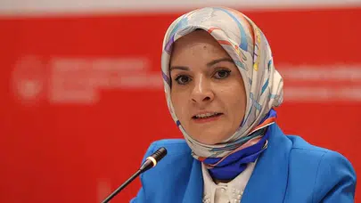 Bakan Göktaş'tan altın madalya kazanan milli sporculara tebrik